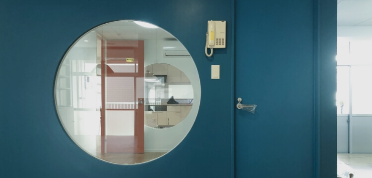 DOORS